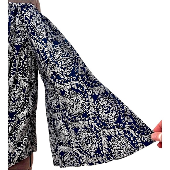 Elan Blue & White Patterned Long Sleeve Tie Front Blouse Size S - Picture 5 of 8